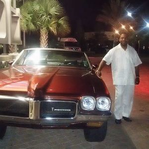 Meet your Posher, Eric